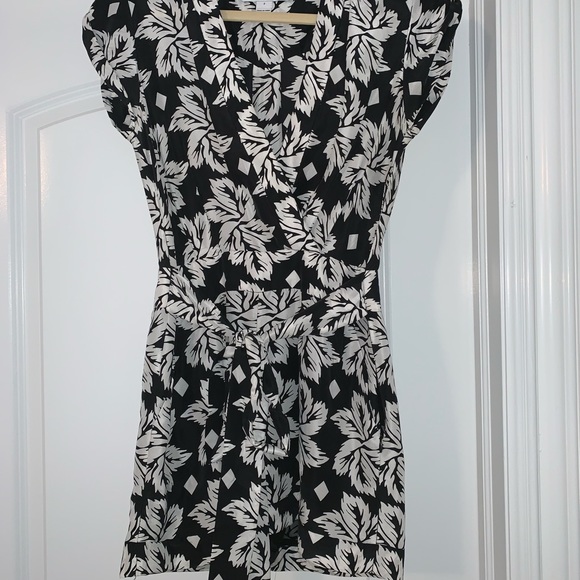 COPY - Diane Von Furstenberg Romper - Picture 2 of 7